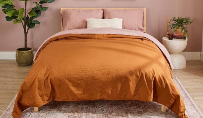 What Is a Comforter and How Is It Different From a Quilt